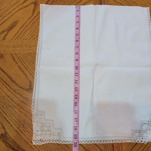 Bundle of Miscellaneous Vintage Linens & Lace - Picture 8 of 12